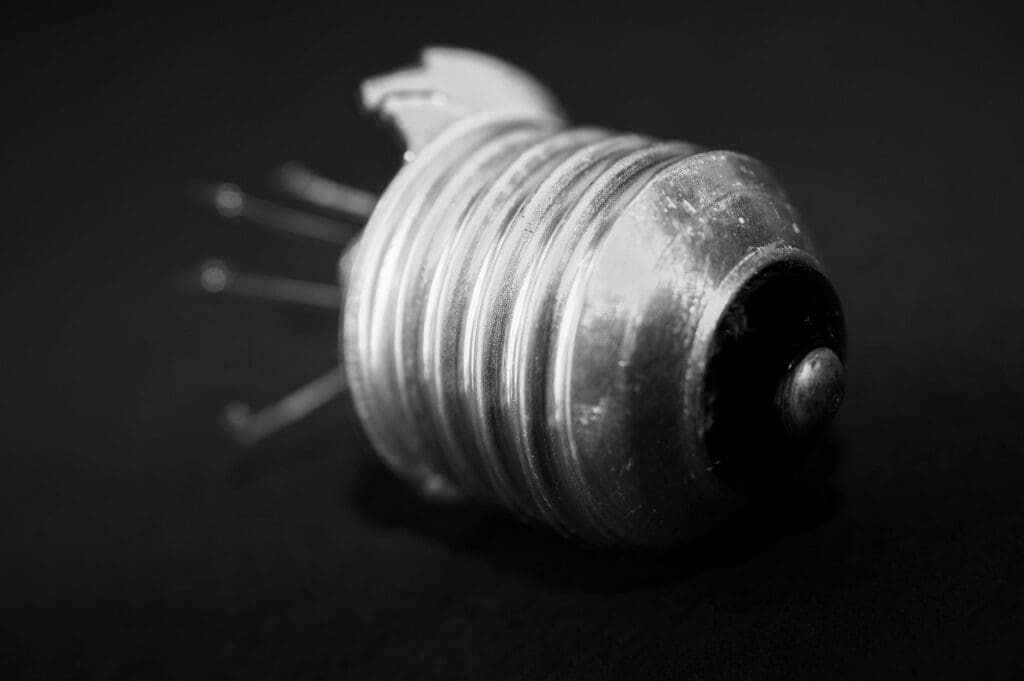 aluminum electrical bulb component