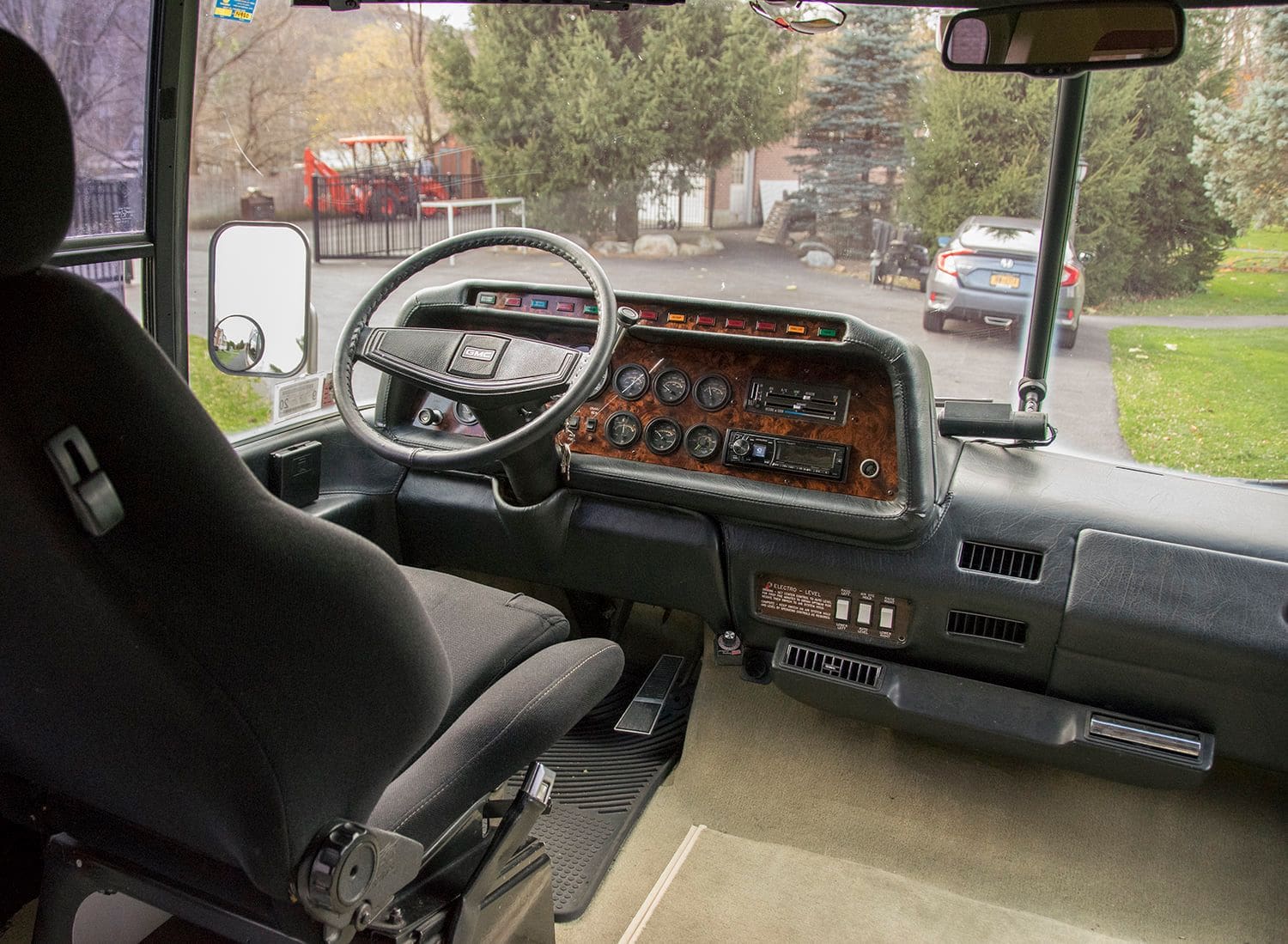 Scott Somers shows us around his 1974 GMC Motorhome