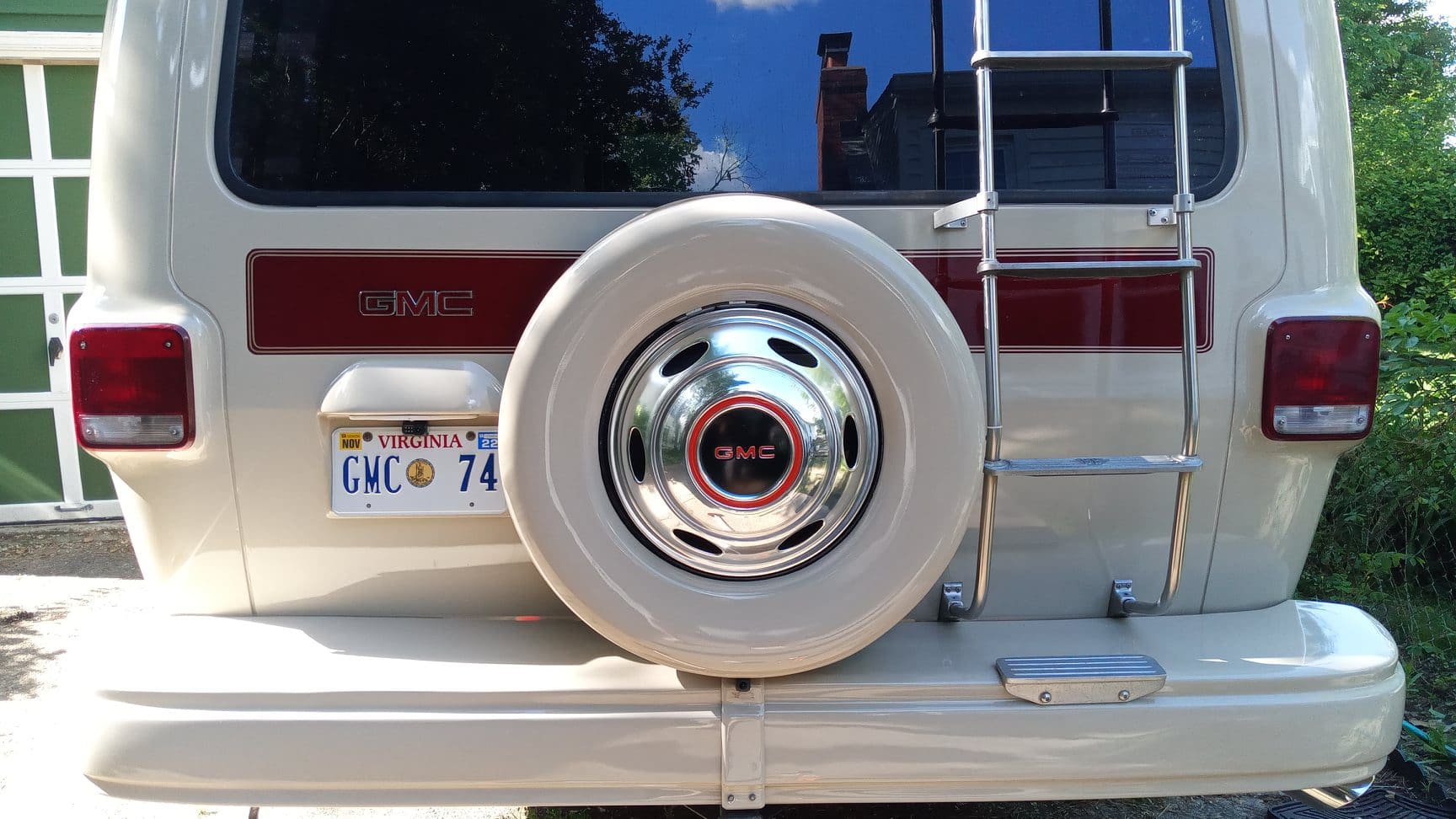 Scott Somers shows us around his 1974 GMC Motorhome