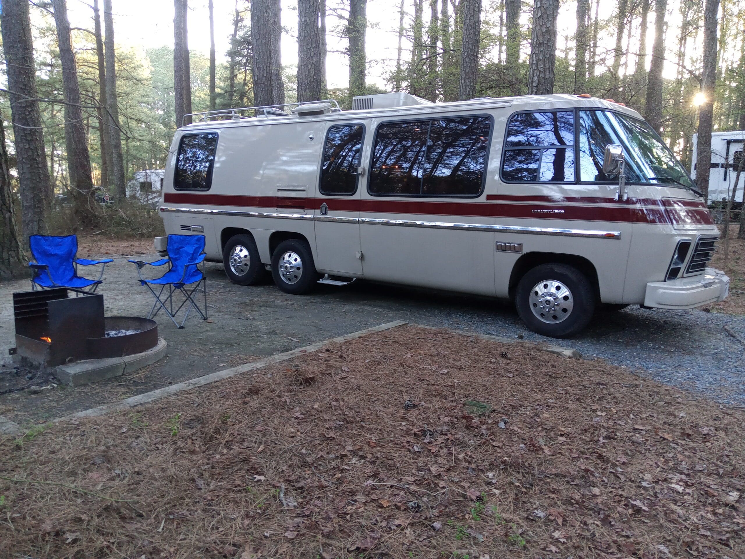 Scott Somers shows us around his 1974 GMC Motorhome