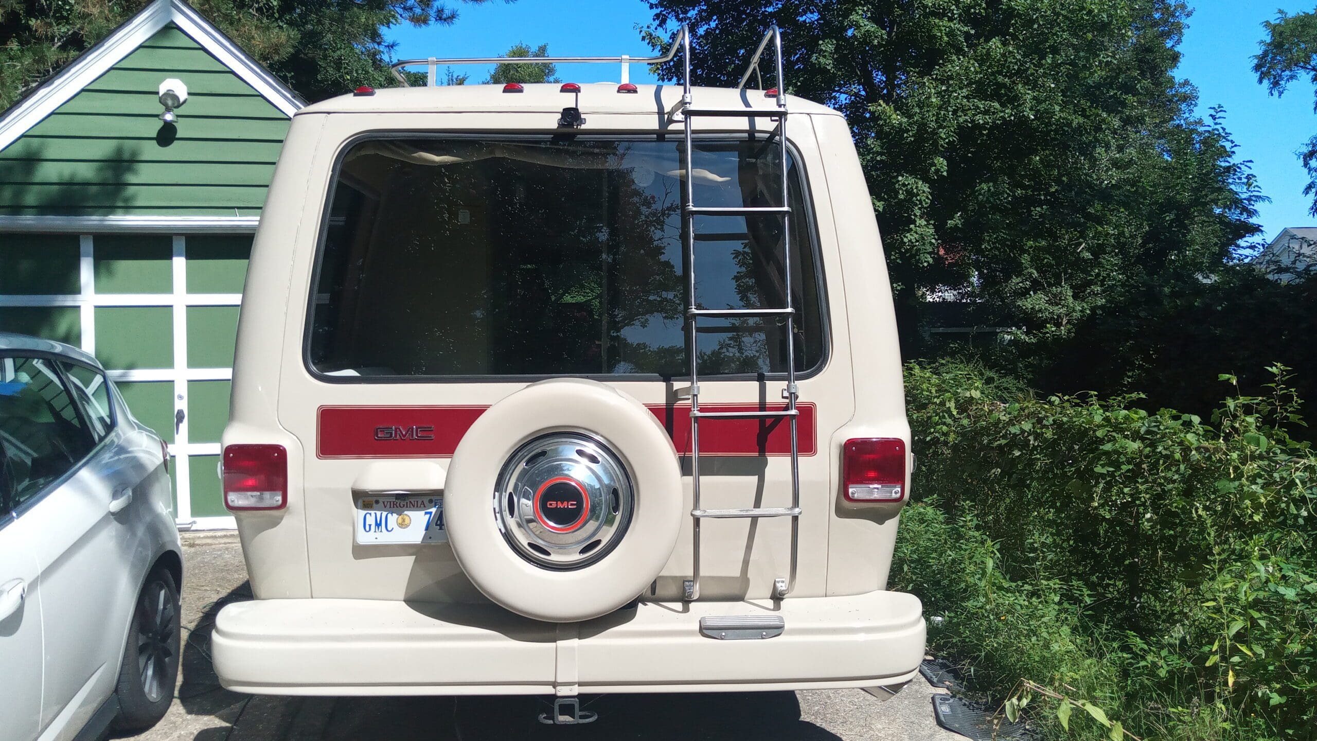 Scott Somers shows us around his 1974 GMC Motorhome