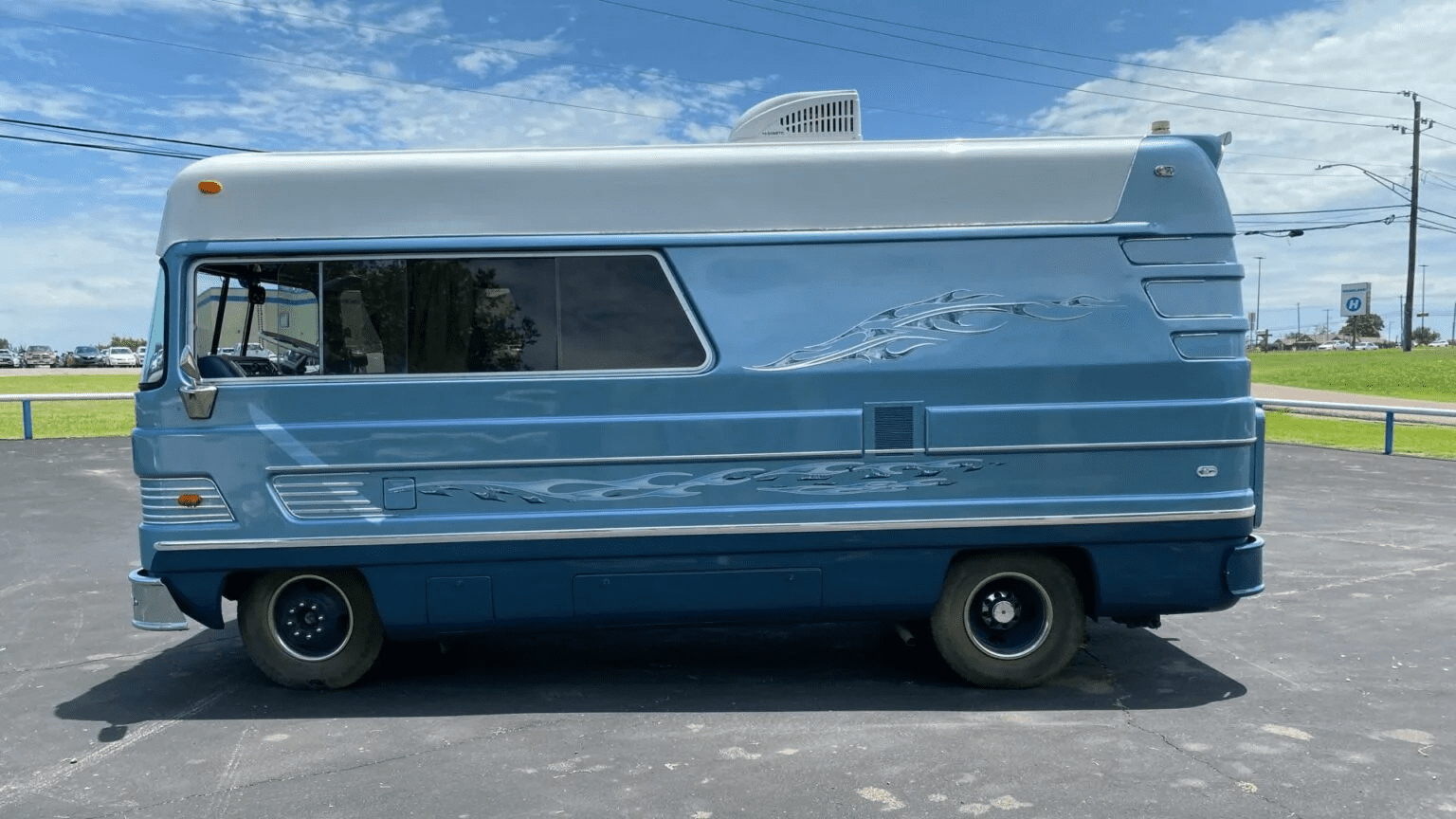 Retro Home On Wheels: A 1970 Dodge Starcraft Motorhome